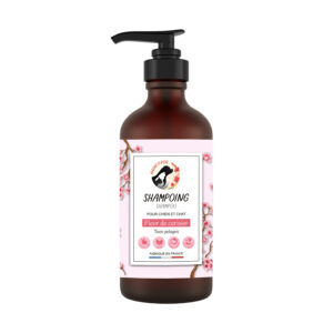 Flacon pompe shampoing liquide à la fleur de cerisier